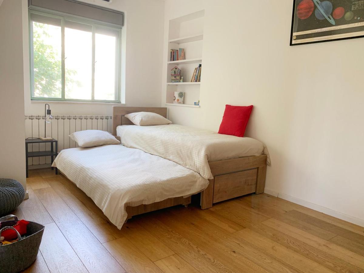 Annie'S Boutique Apartment In Jerusalem Exteriör bild