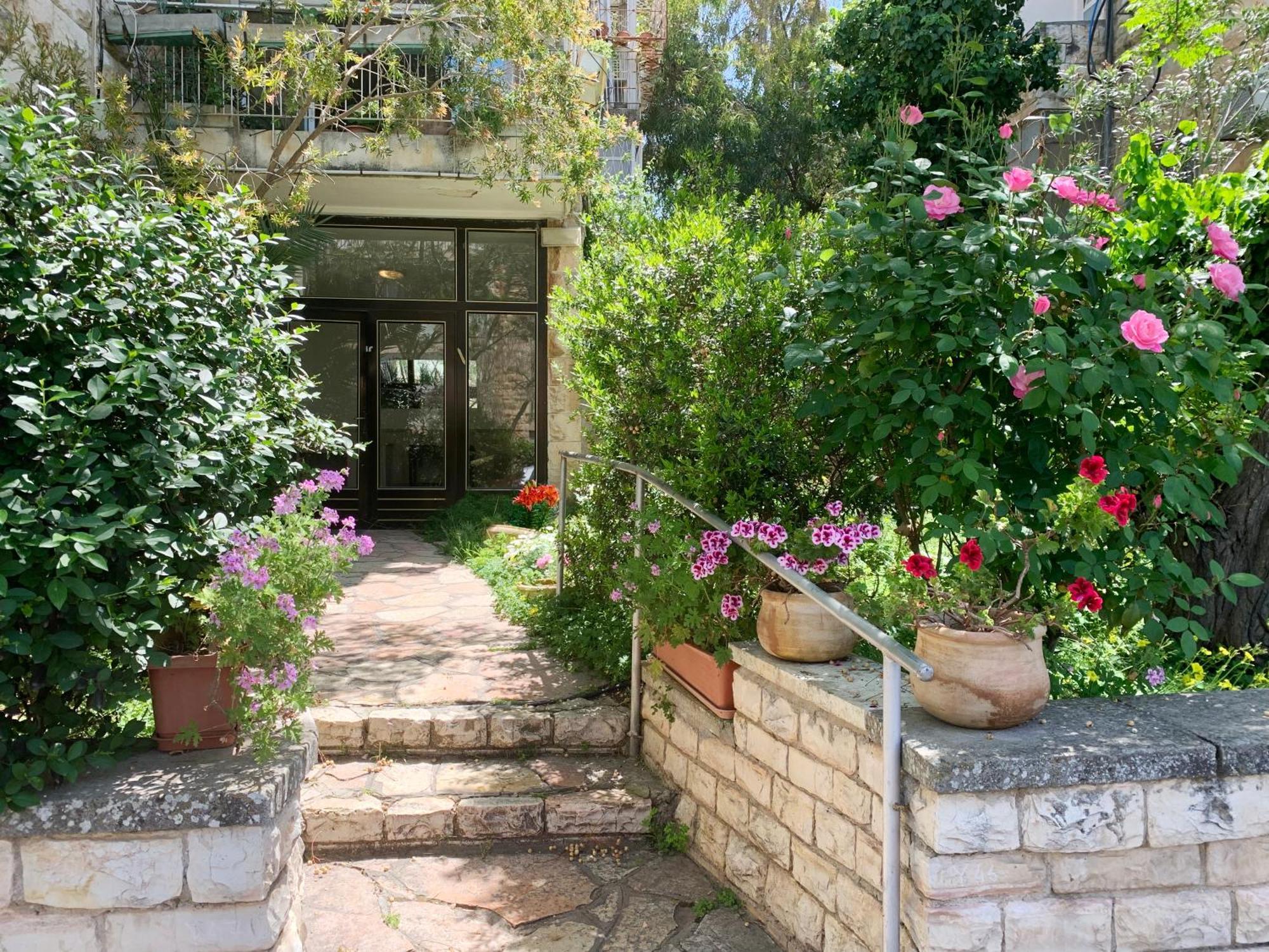Annie'S Boutique Apartment In Jerusalem Exteriör bild
